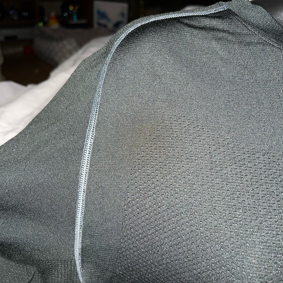Lululemon Metal Vent Tech Short Sleeve V Neck - Picture 3 of 11